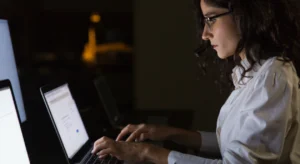 O que é shadow AI e como as empresas podem lidar?